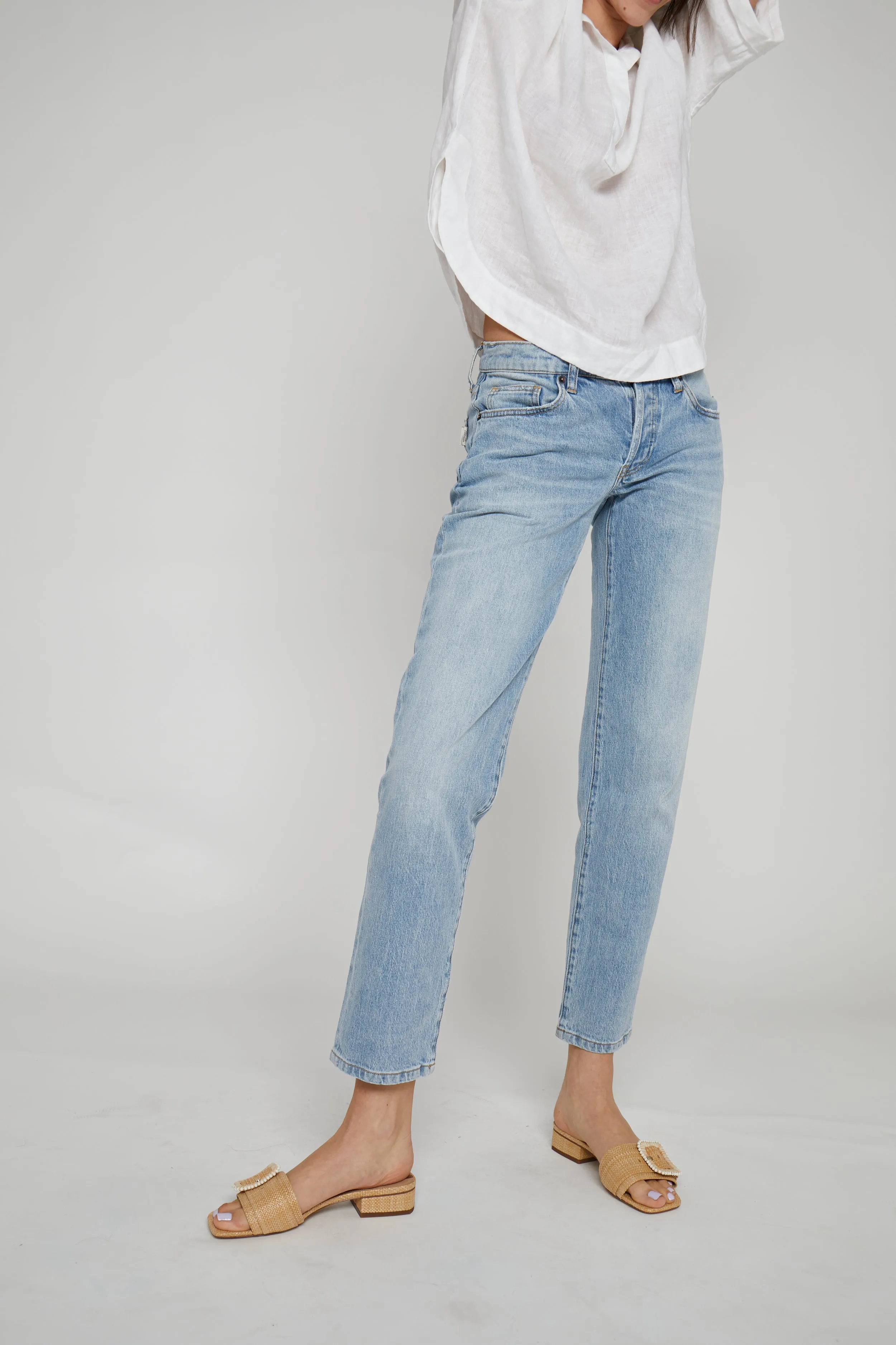 Chester Low Rise Slim Straight Light Indigo Worn