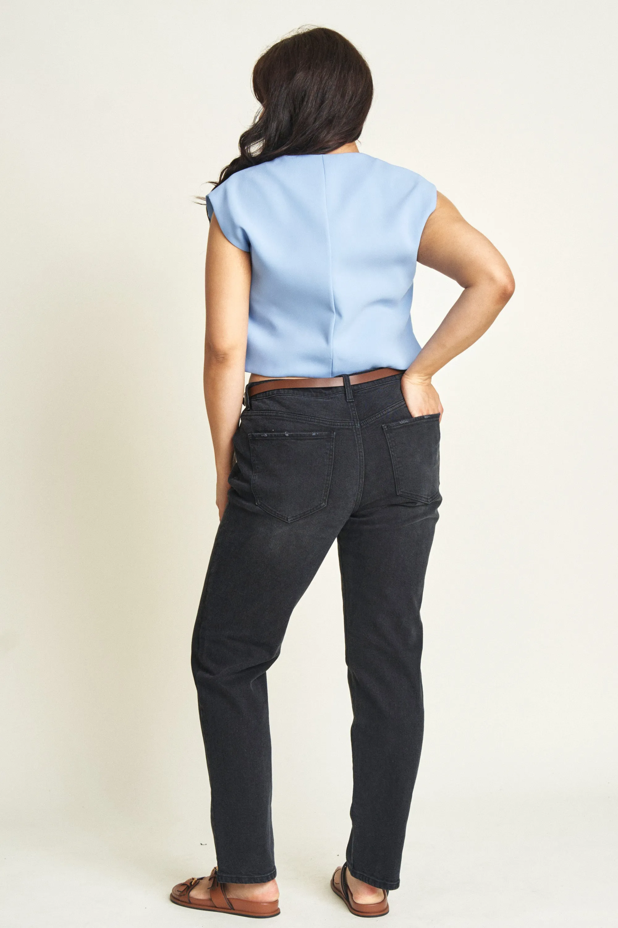 Chester Low Rise Slim Straight Washed Black