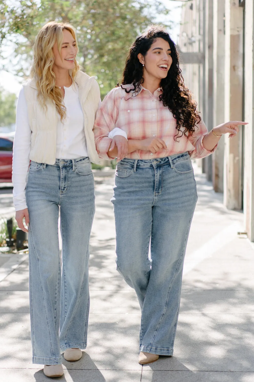 Ciara High Rise Retro Wide Leg Jeans - PLUS