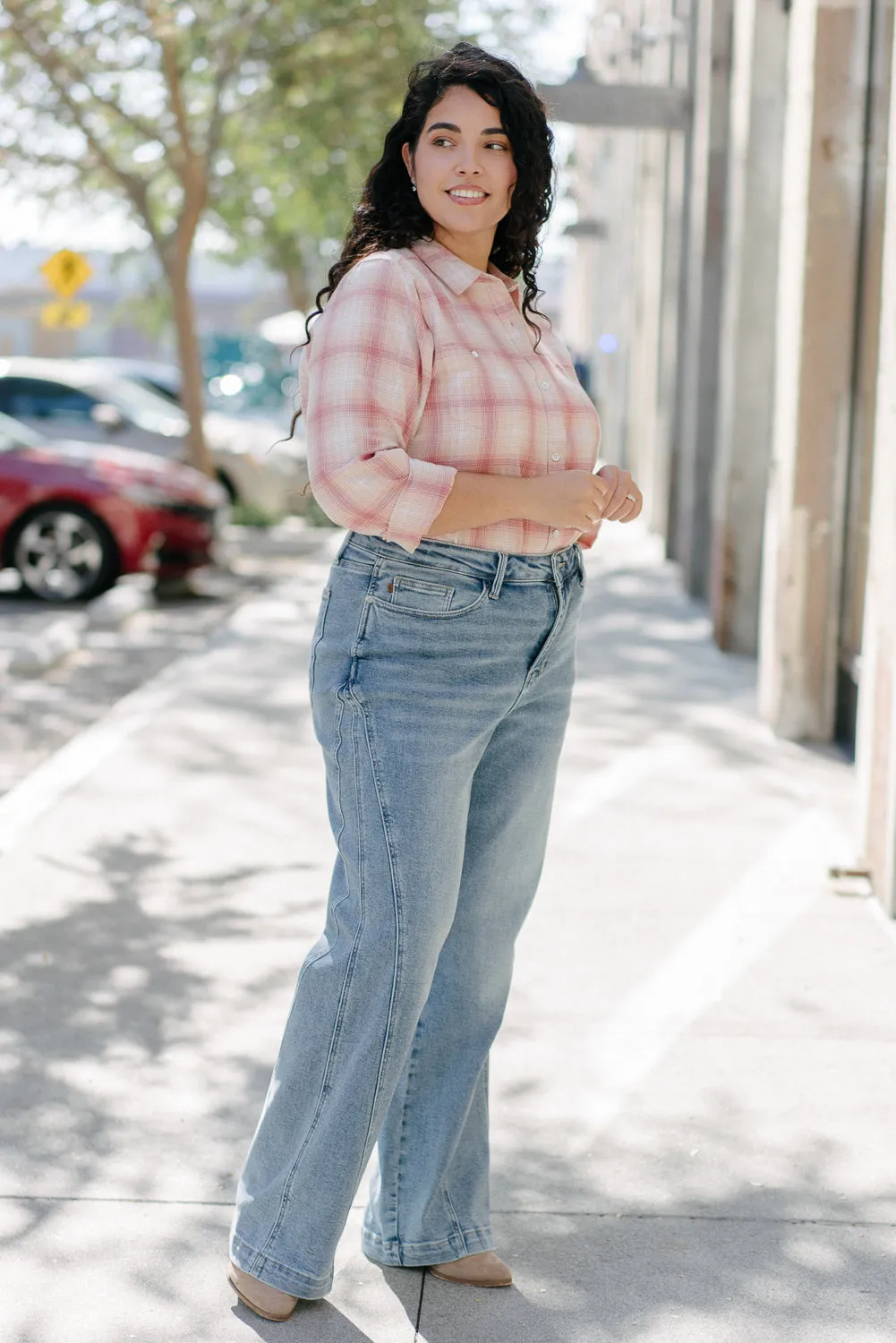 Ciara High Rise Retro Wide Leg Jeans - PLUS
