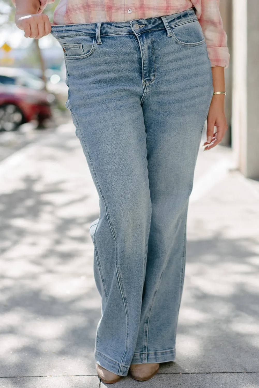 Ciara High Rise Retro Wide Leg Jeans - PLUS