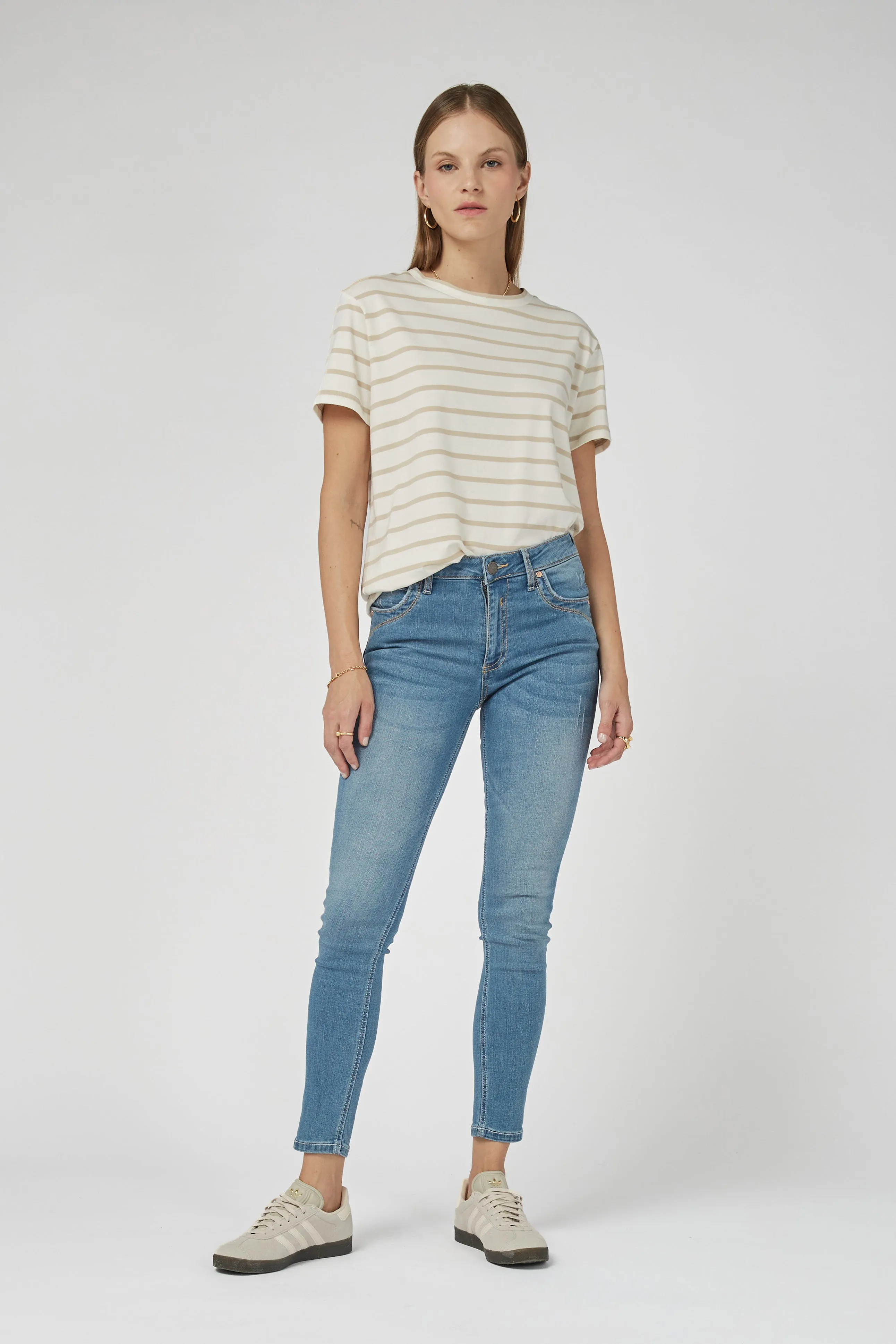 Lauren Mid Rise Lighties Jeans