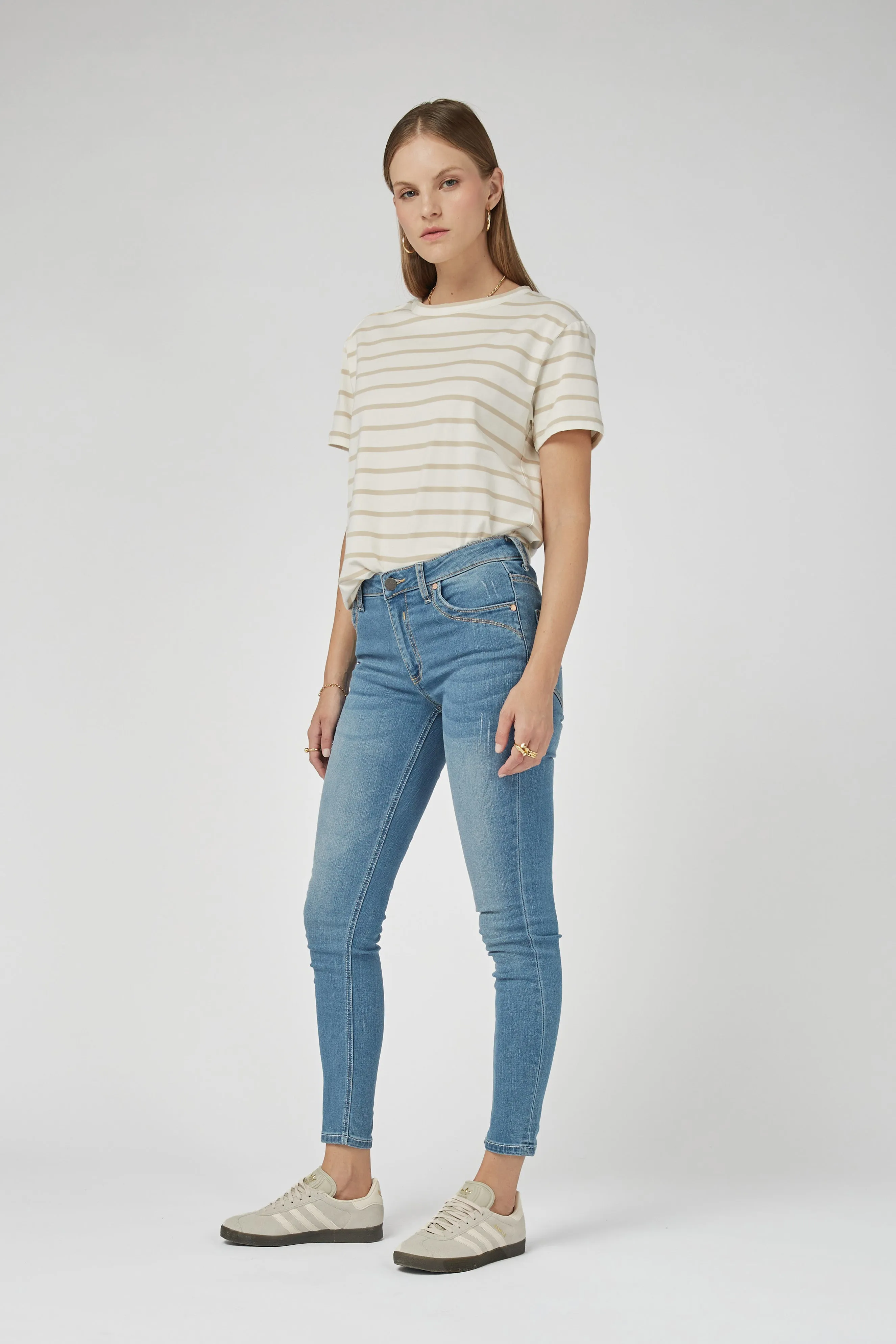 Lauren Mid Rise Lighties Jeans