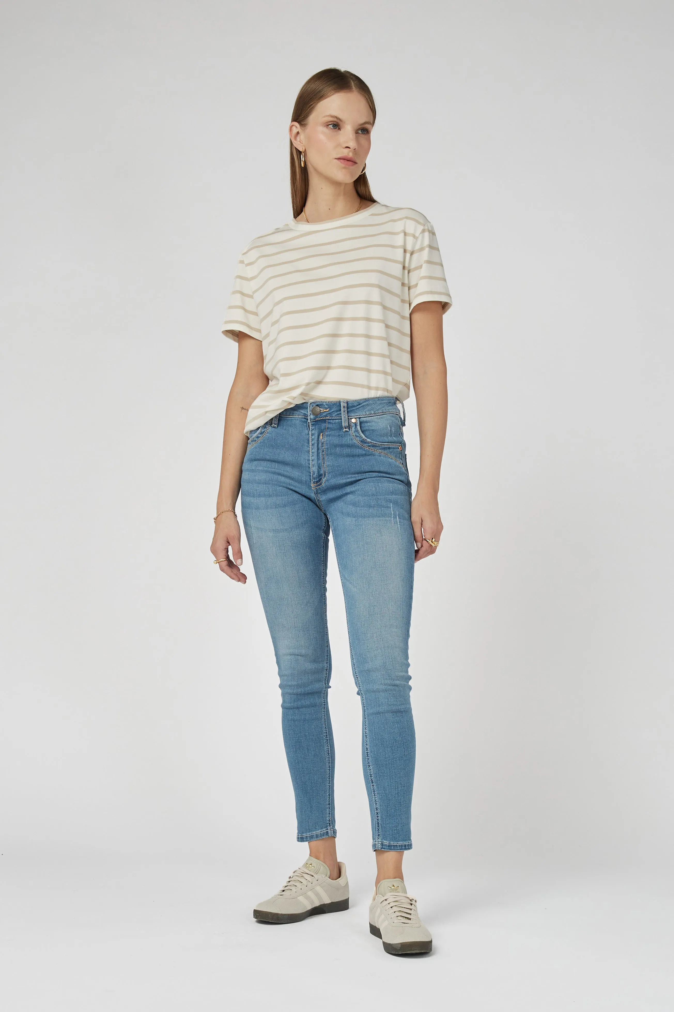 Lauren Mid Rise Lighties Jeans