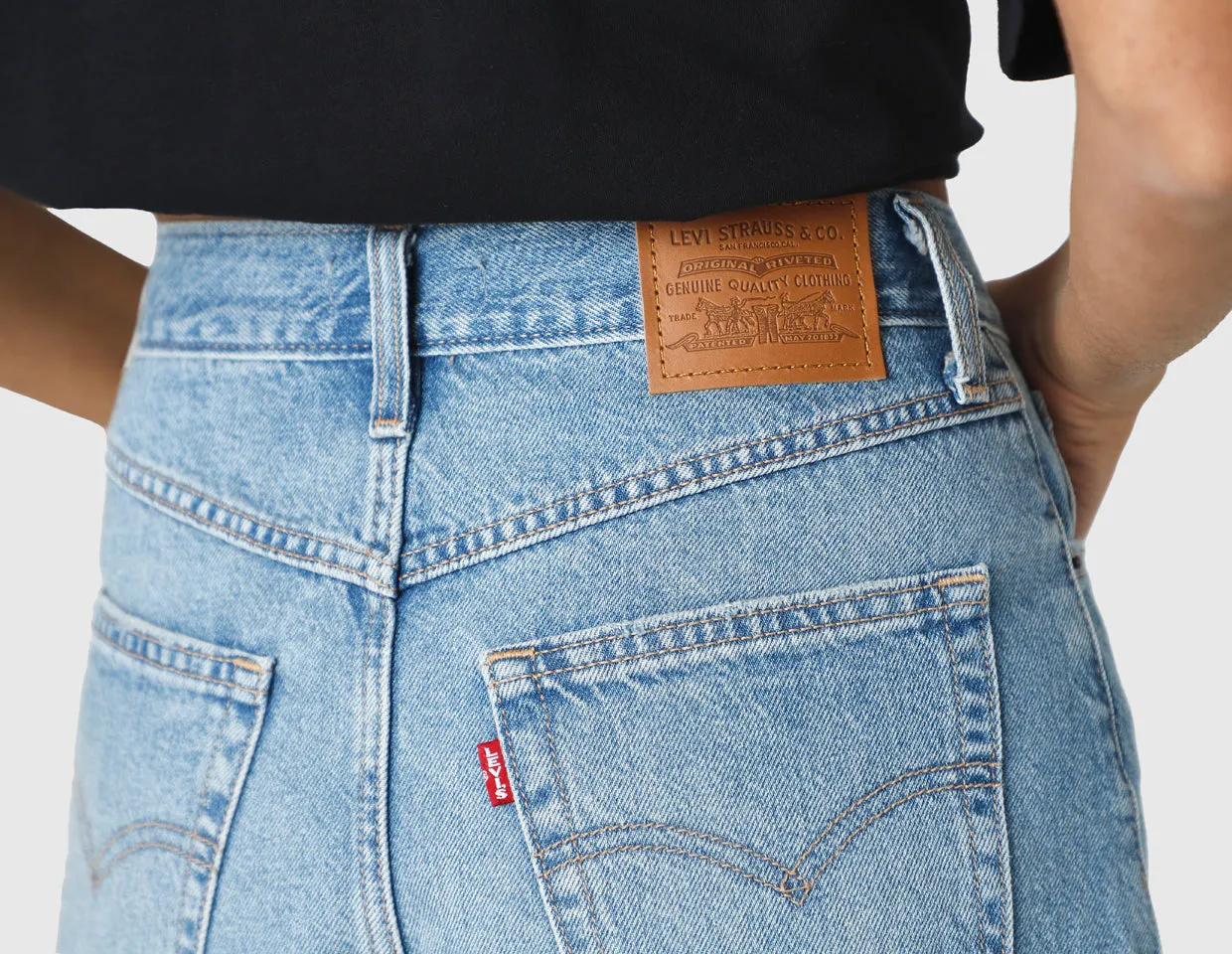 Levis 80S Mom Shorts Womens / Chatterbox