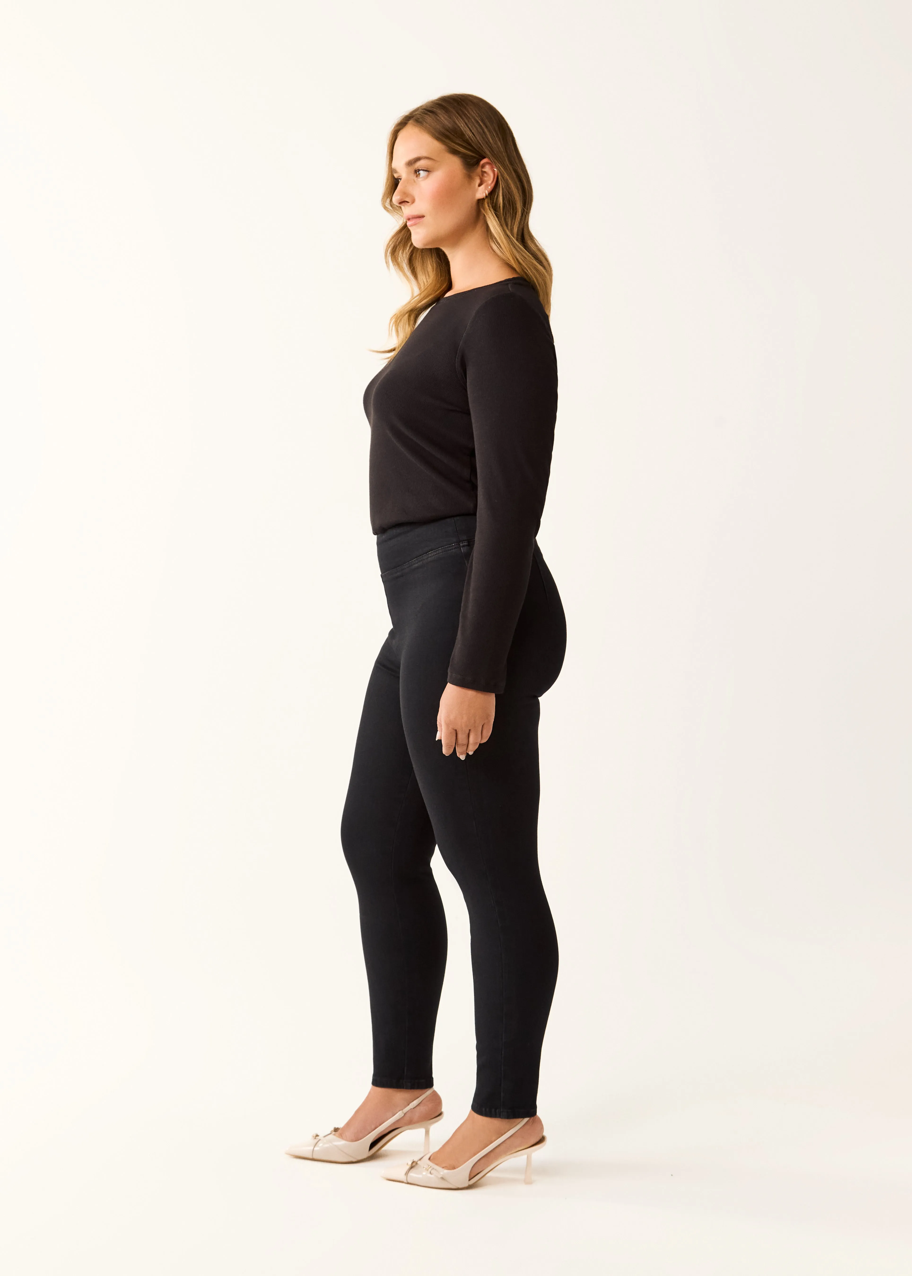 Pull-On Slim Ankle Denim