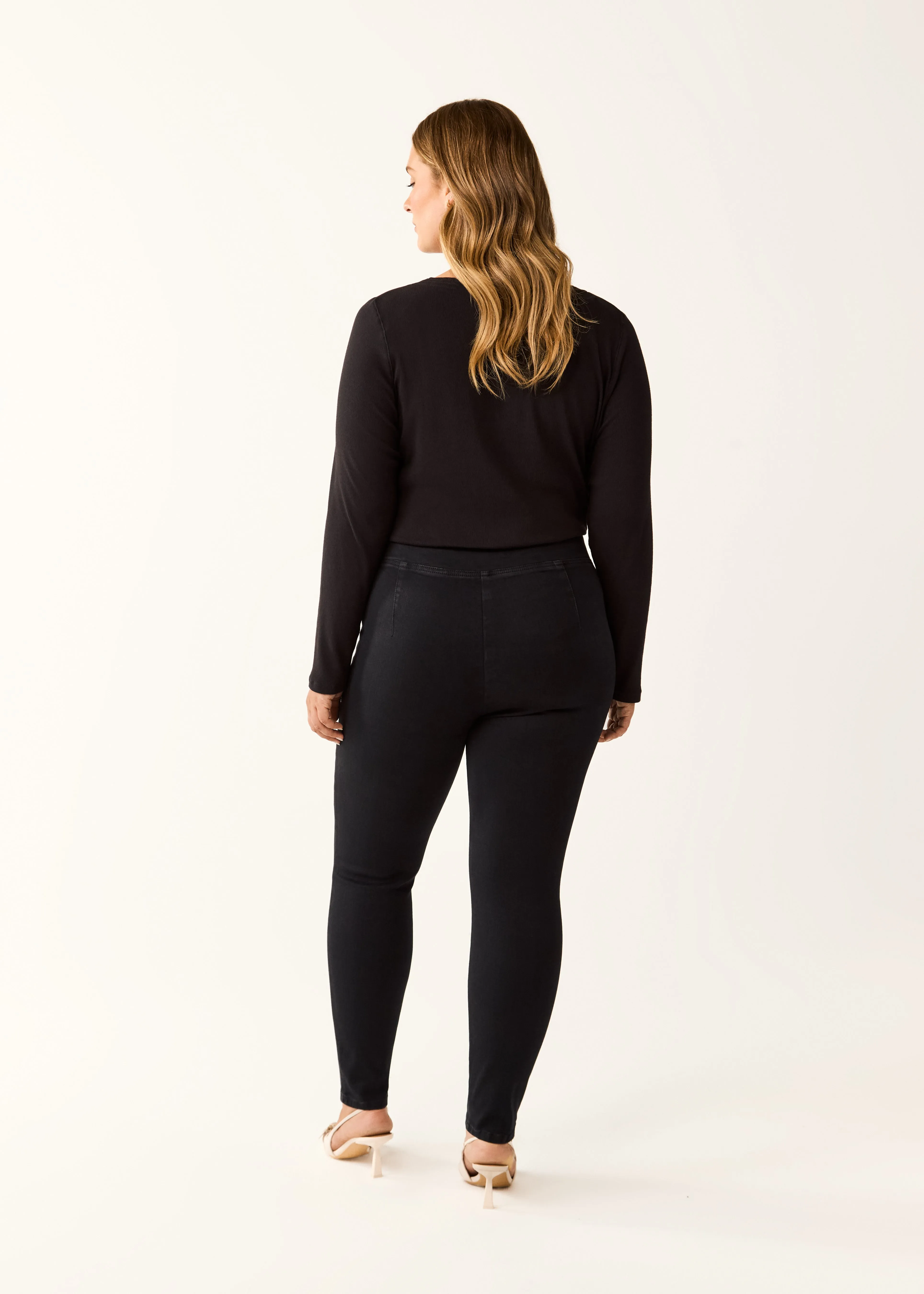 Pull-On Slim Ankle Denim