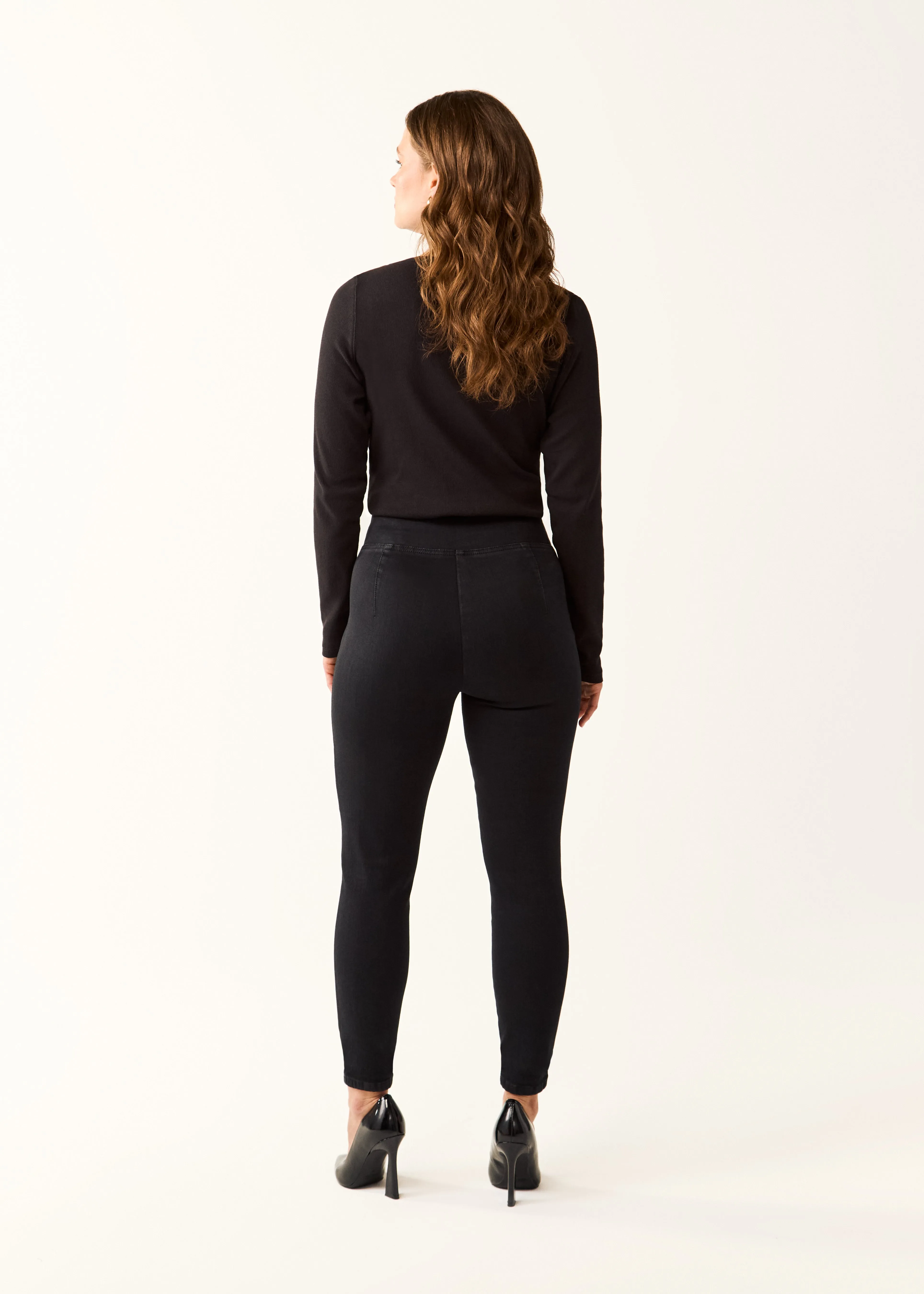 Pull-On Slim Ankle Denim