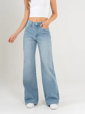 Ref: 065469 Jean mom Flare, rígido, tiro alto, tono azul claro