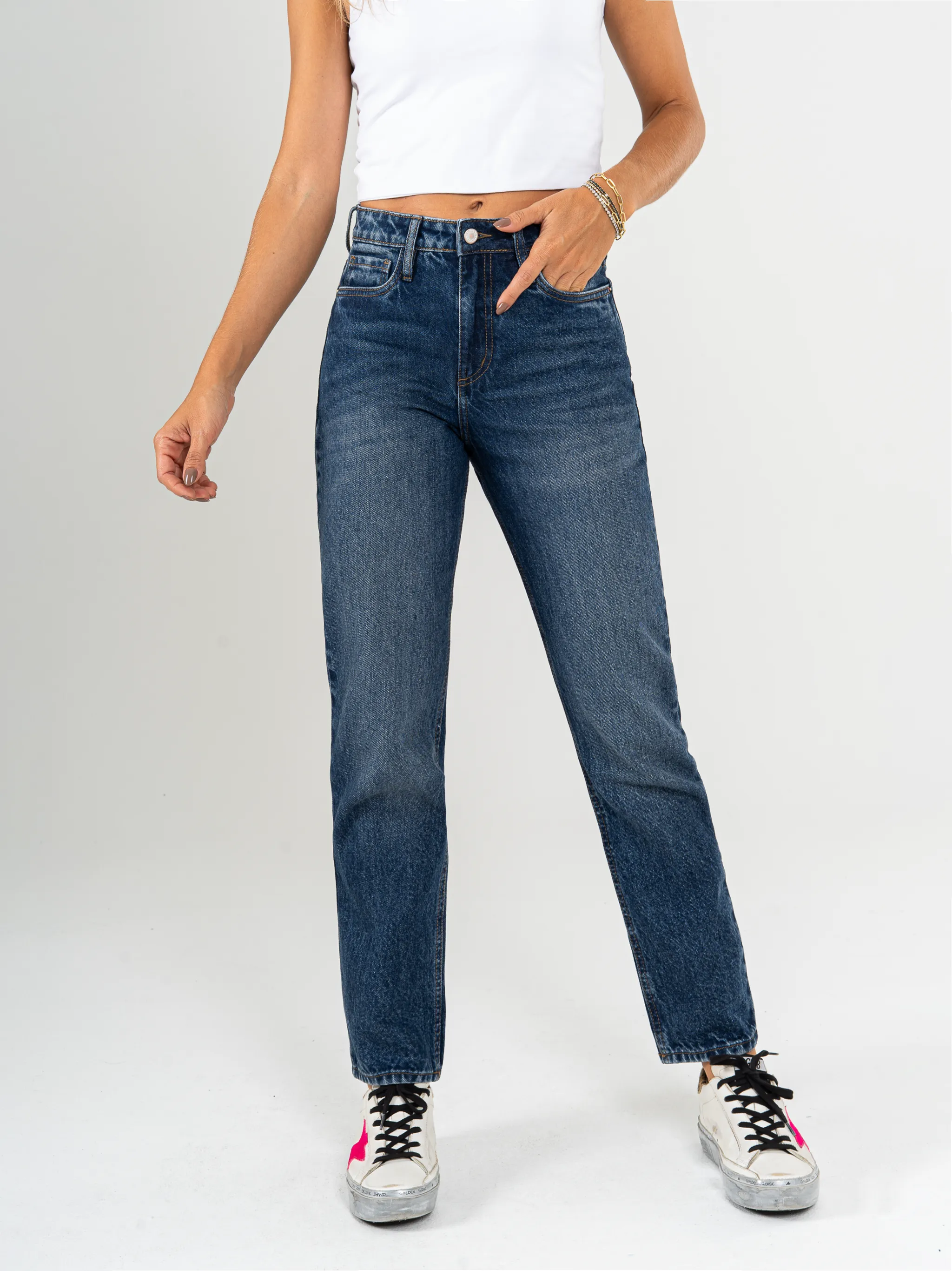 Ref: 065601 Jean Mom fit, rígido, tiro alto, tono azul oscuro