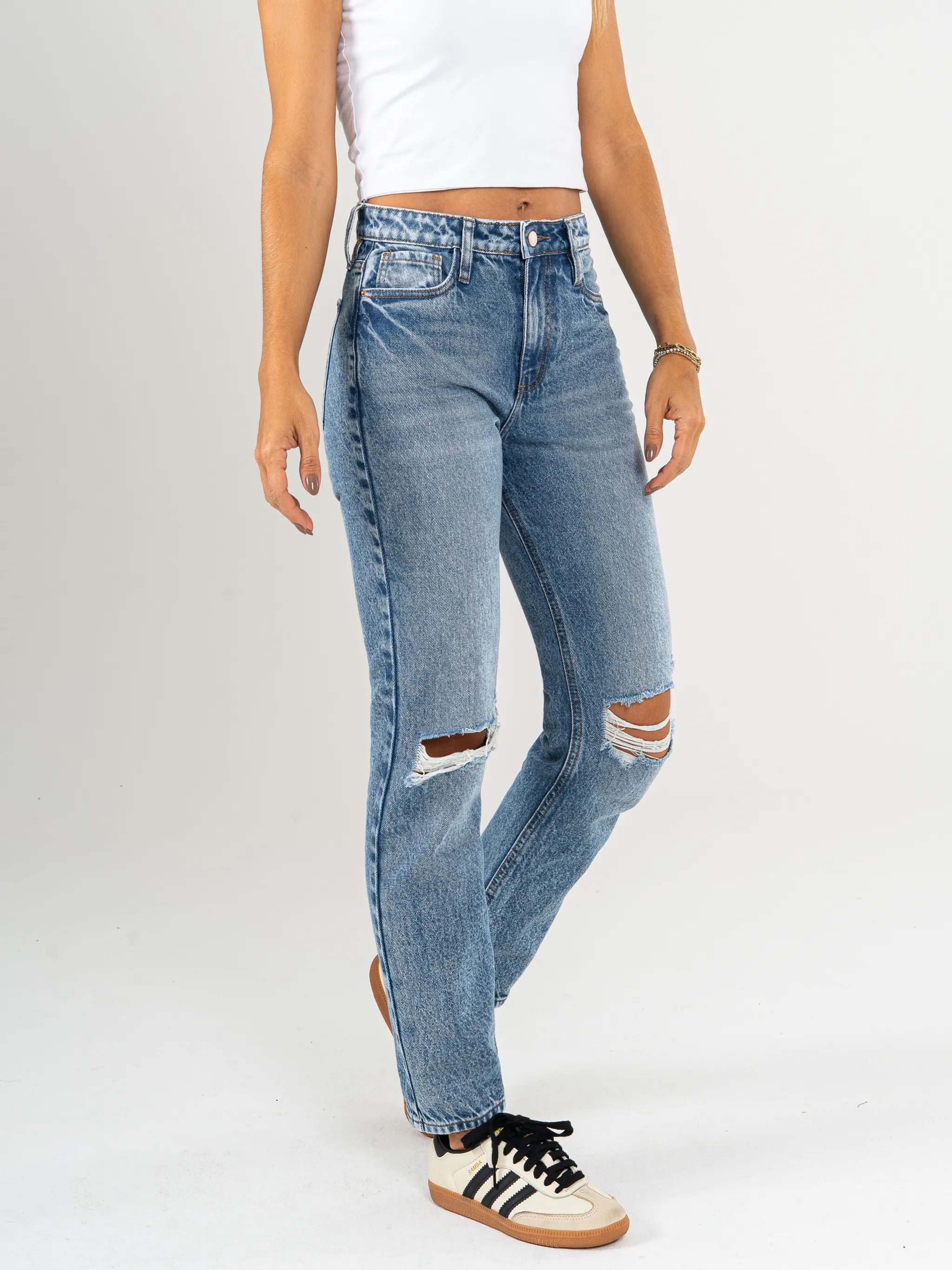Ref: 065684 Jean Mom fit, rígido, tiro alto, tono azul medio