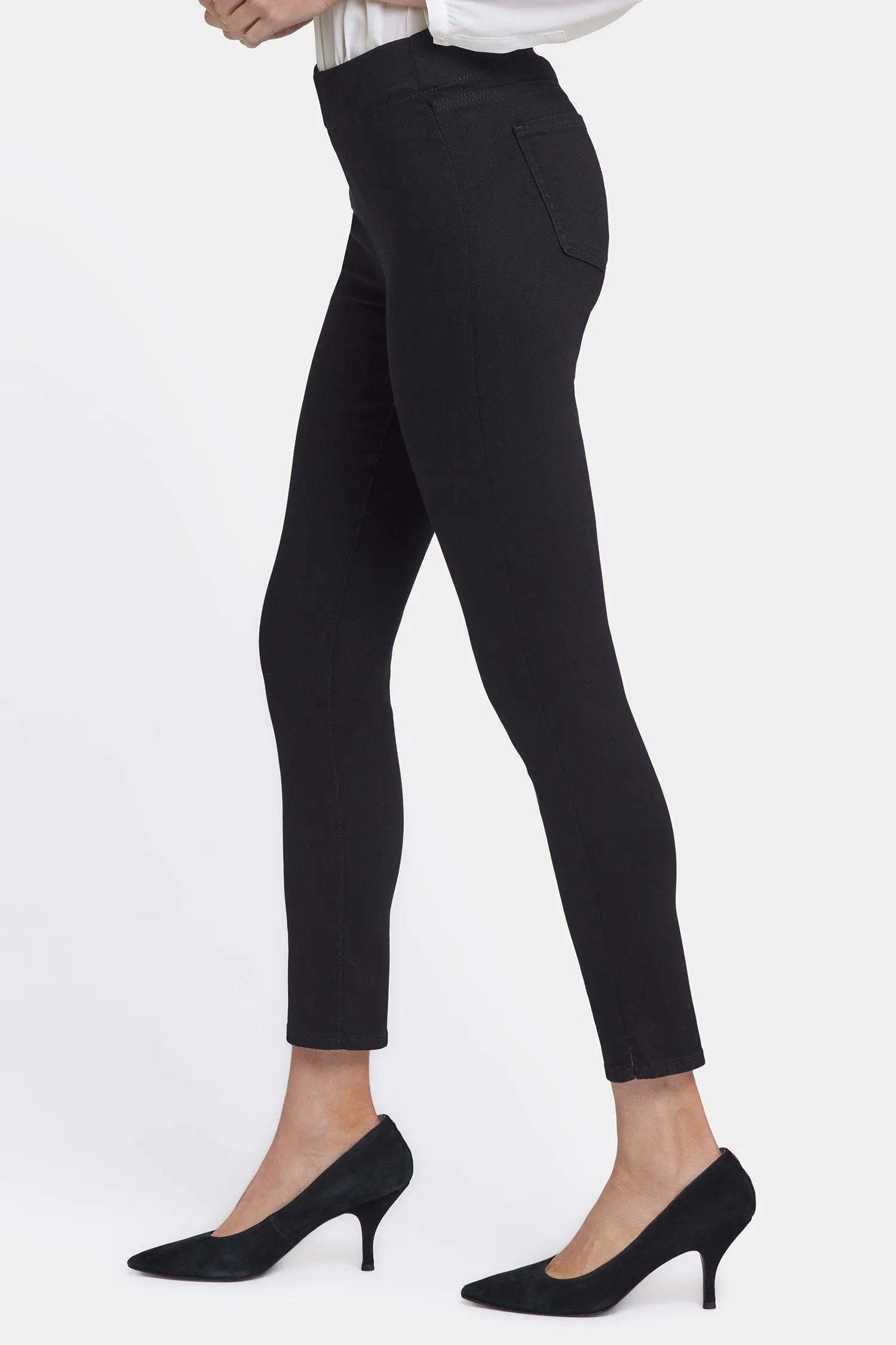Skinny Ankle Pull-On Jeans - Black