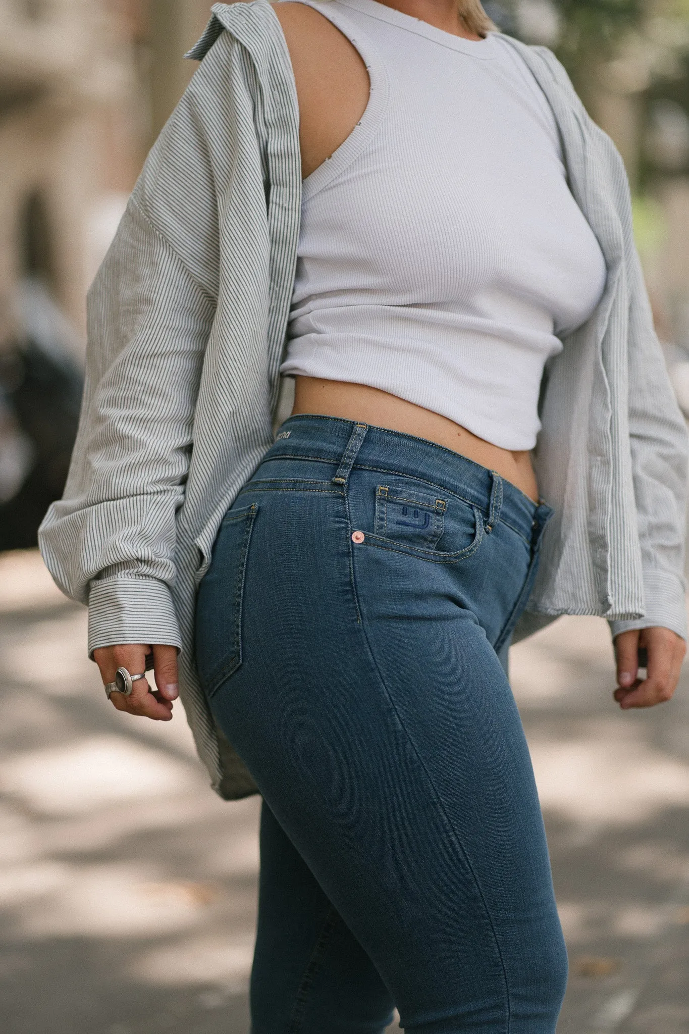 SKINNY MID RISE - LIGHT BLUE