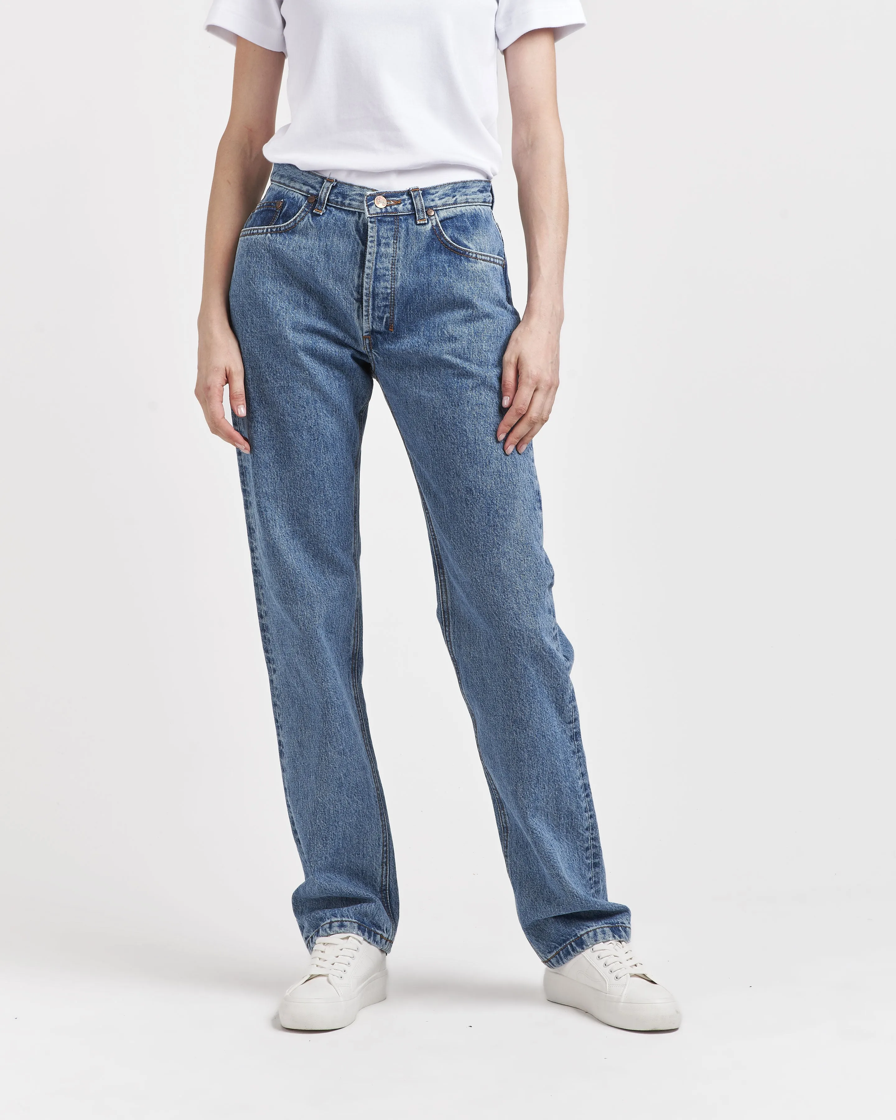 Women's light high-waisted straight jeans