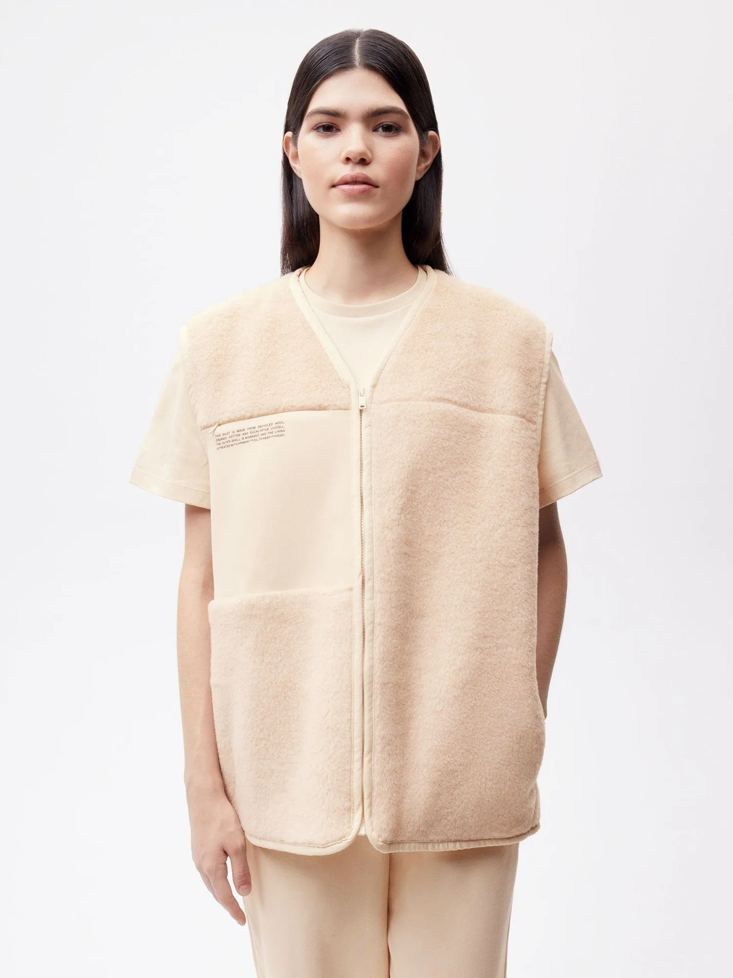 Womens Recycled Wool Fleece Gilet—sand