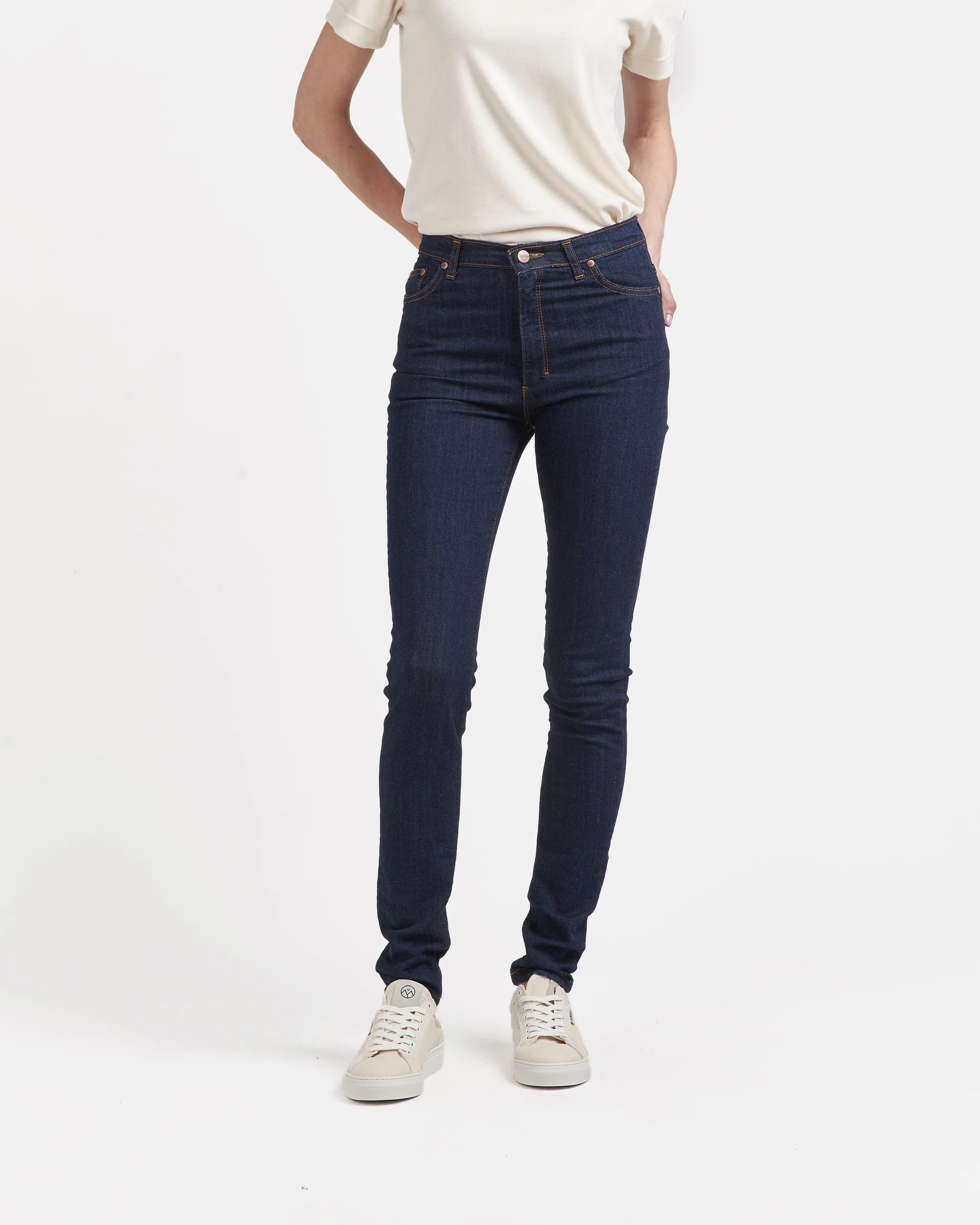 Women's slim-fit high-waisted organic cotton jeans