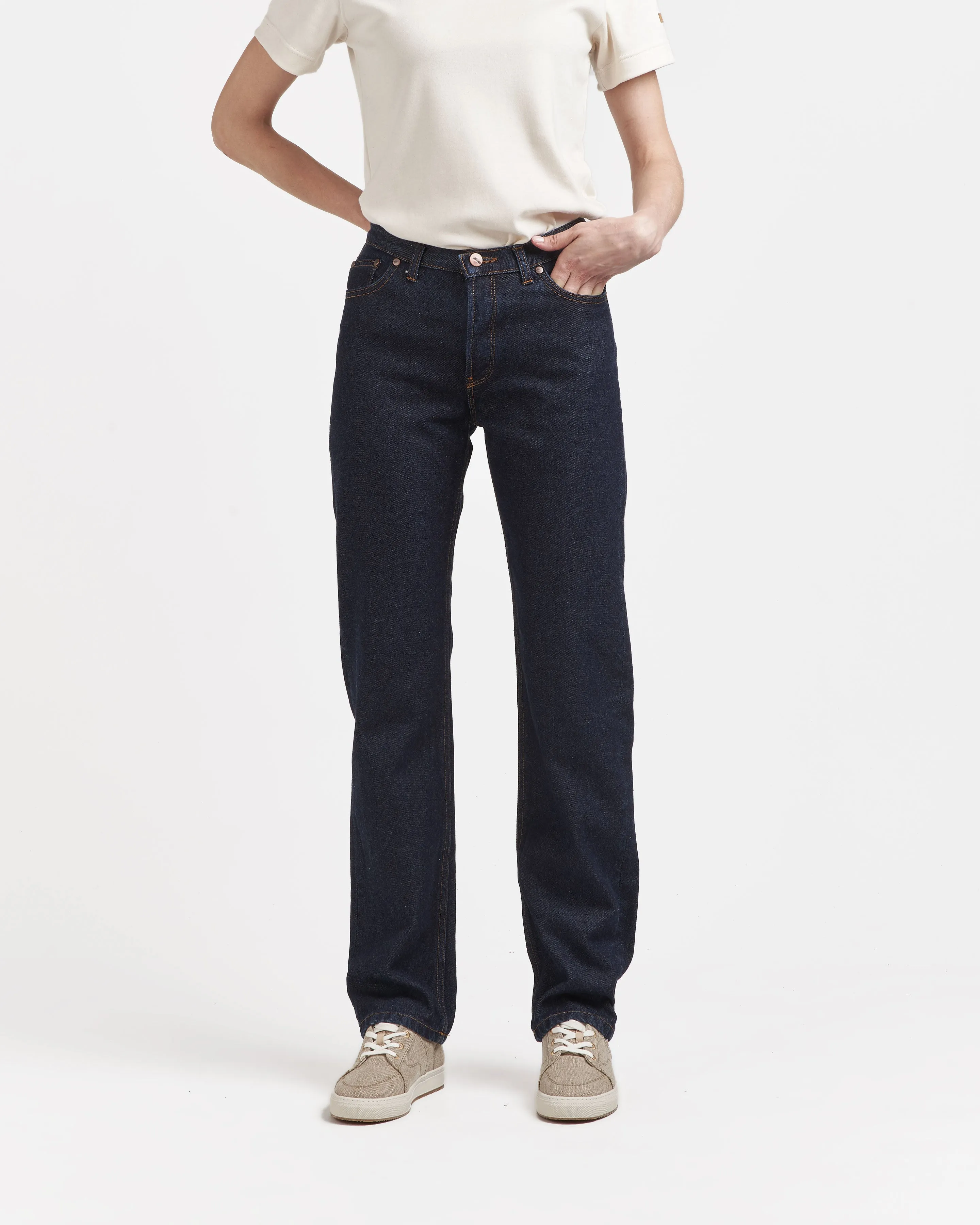 Women's straight high-waisted raw jeans
